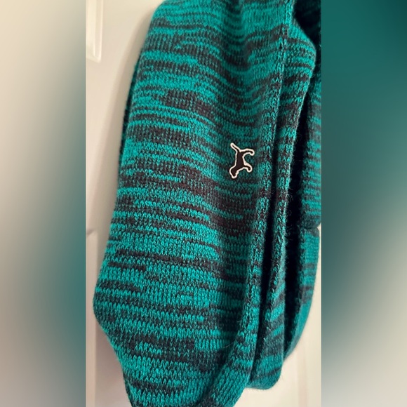 PINK Victoria’s Secret Green & Black Cozy Knit Infinity Scarf - Picture 5 of 8